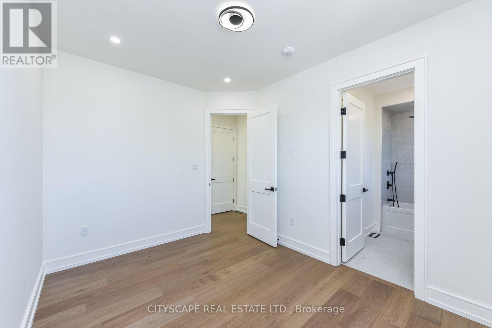 956 Fourth Street, Mississauga, Ontario  L5E 1J9 - Photo 25 - W13701448
