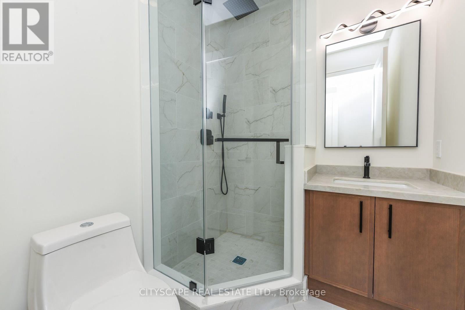 956 Fourth Street, Mississauga, Ontario  L5E 1J9 - Photo 34 - W13701448