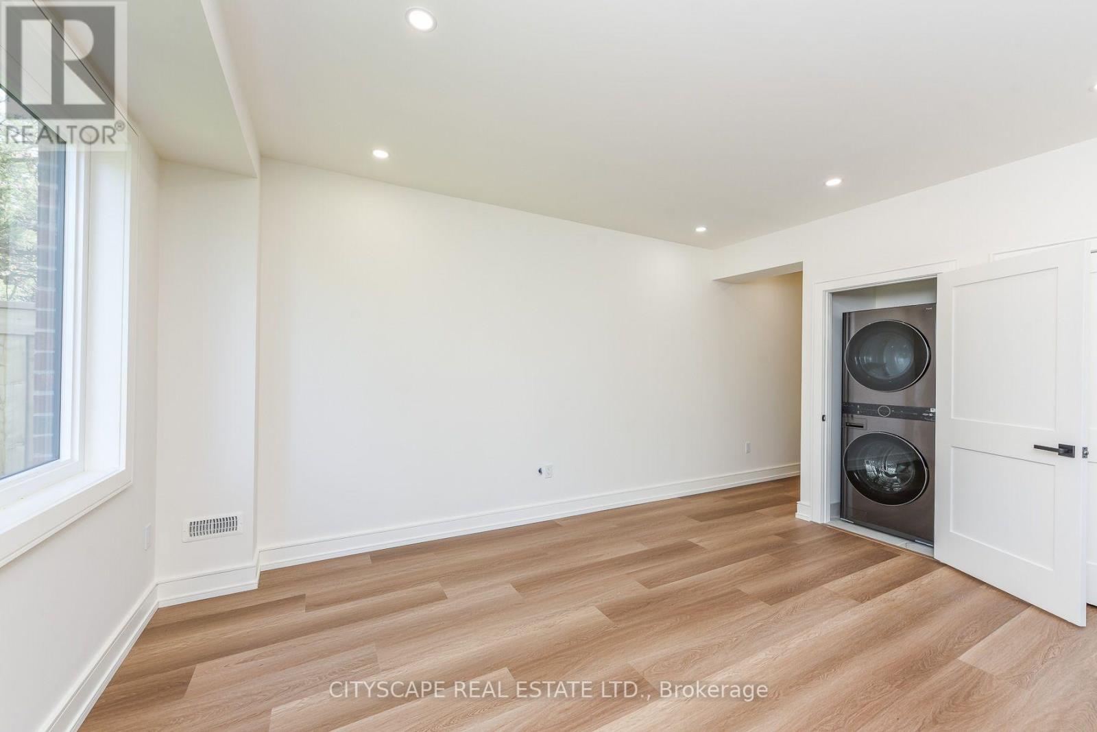 956 Fourth Street, Mississauga, Ontario  L5E 1J9 - Photo 44 - W13701448