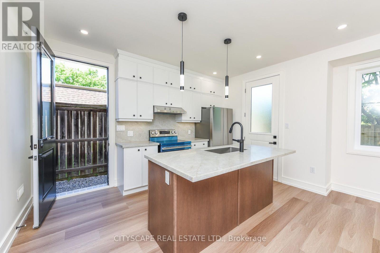 956 Fourth Street, Mississauga, Ontario  L5E 1J9 - Photo 45 - W13701448