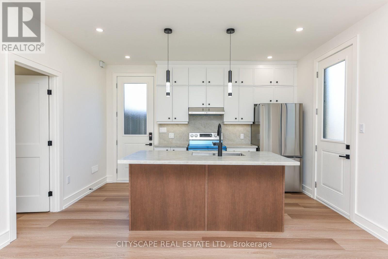 956 Fourth Street, Mississauga, Ontario  L5E 1J9 - Photo 47 - W13701448