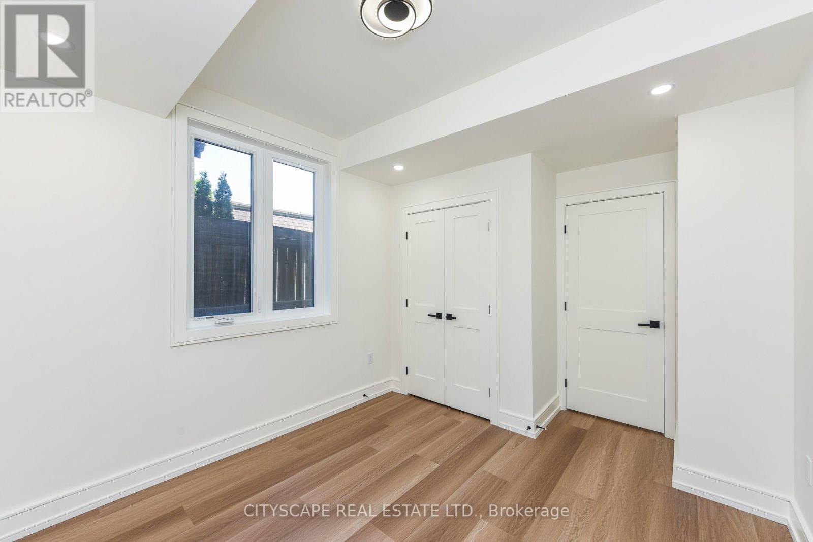 956 Fourth Street, Mississauga, Ontario  L5E 1J9 - Photo 48 - W13701448