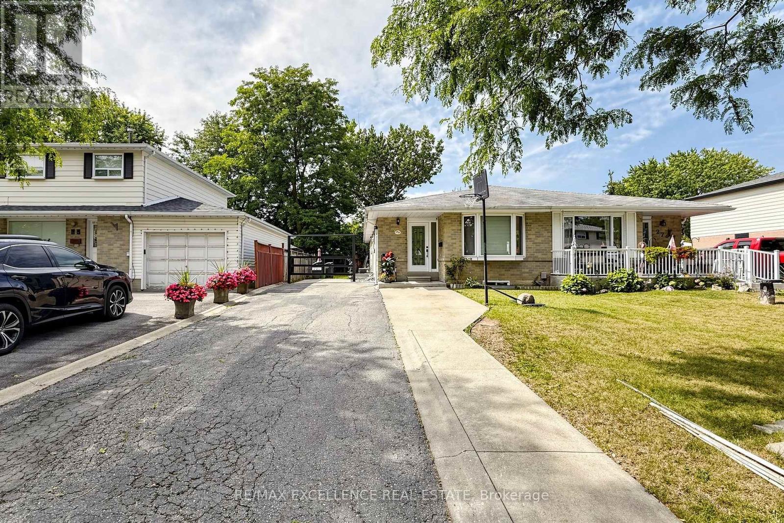 25 Graymar Road, Brampton, Ontario  L6S 1Z7 - Photo 6 - W13701526