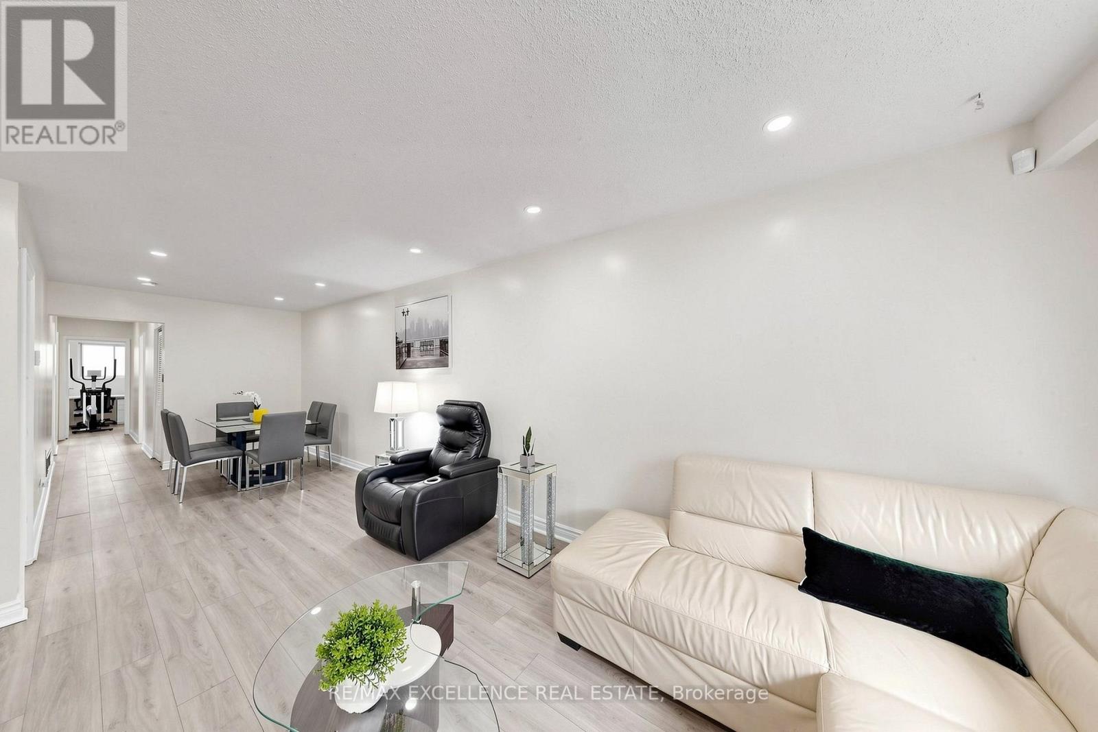 25 Graymar Road, Brampton, Ontario  L6S 1Z7 - Photo 9 - W13701526