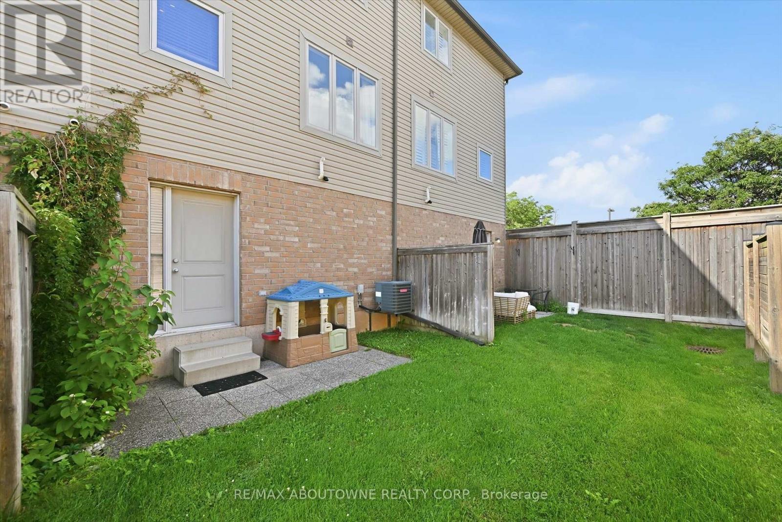 10 - 2985 Jackson Drive, Burlington, Ontario  L7M 0W2 - Photo 33 - W13701558