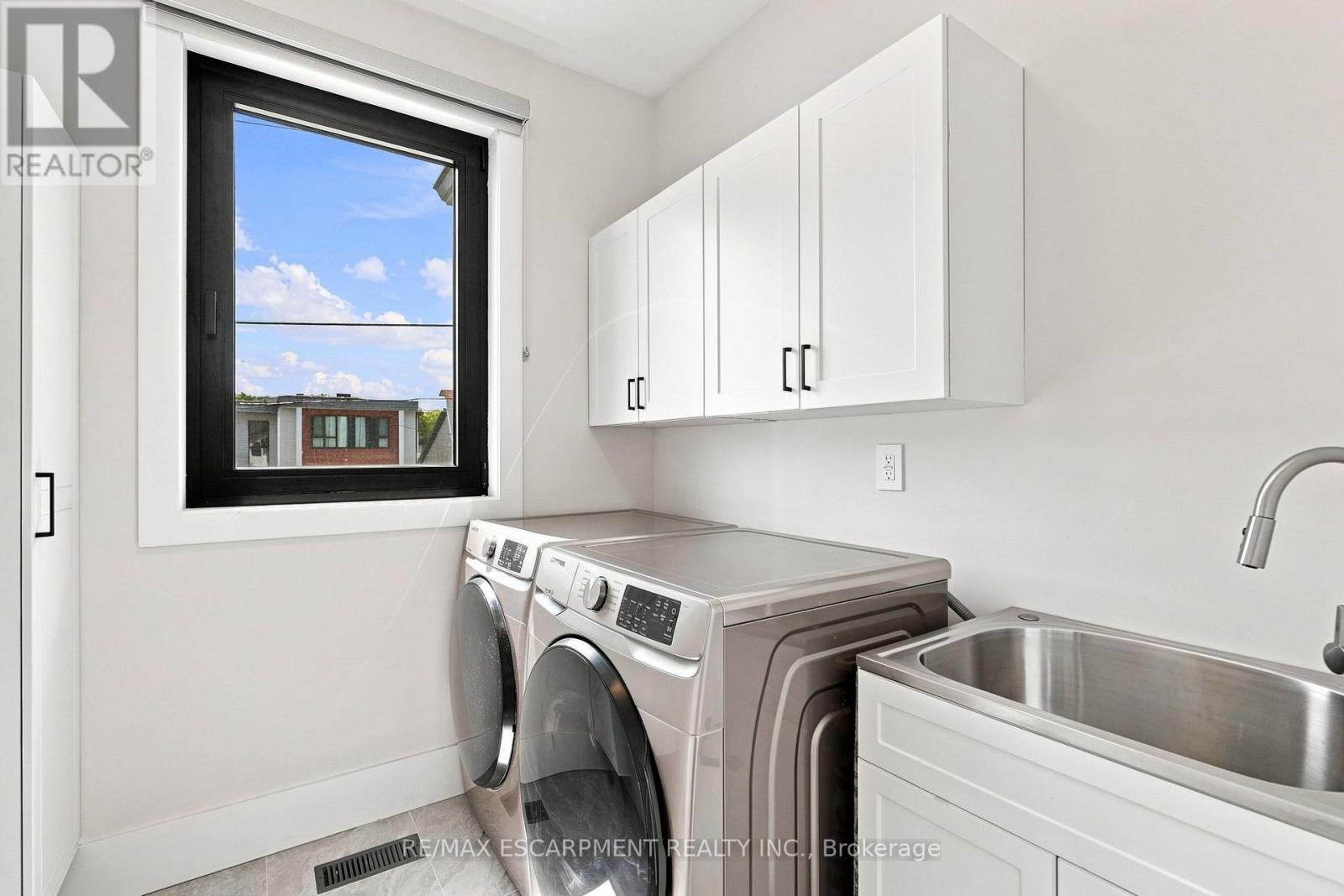 1181 Ogden Avenue, Mississauga, Ontario  L5E 2G8 - Photo 38 - W13701576