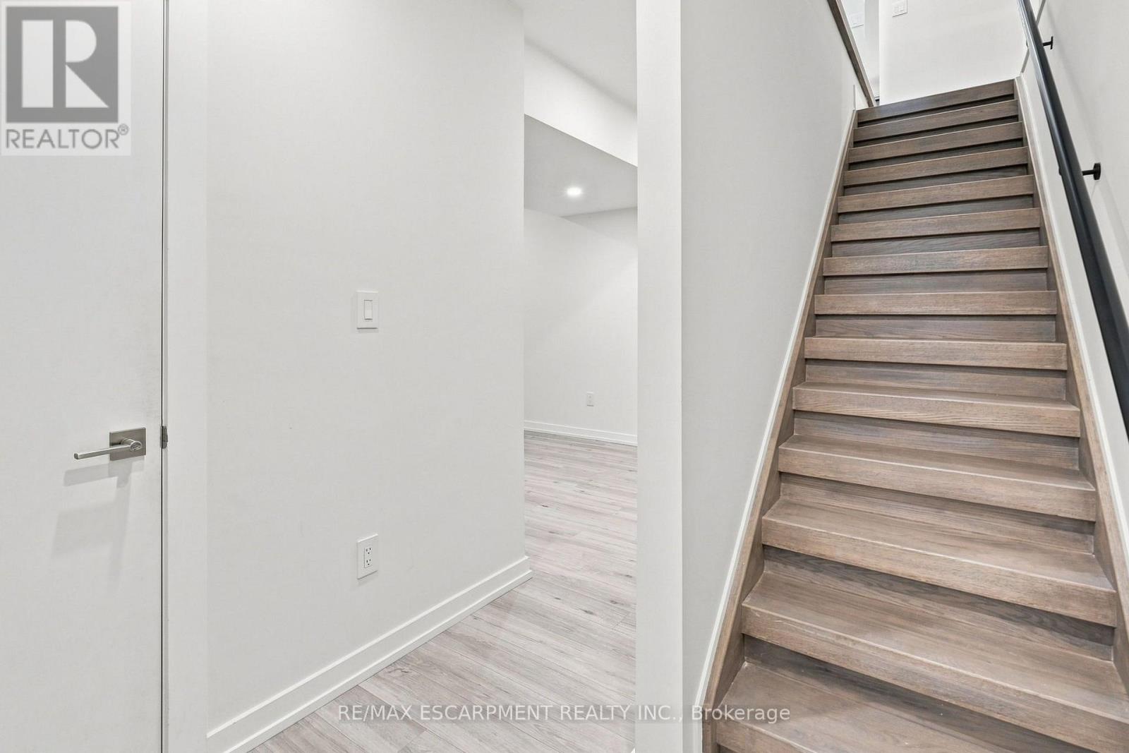 1181 Ogden Avenue, Mississauga, Ontario  L5E 2G8 - Photo 39 - W13701576