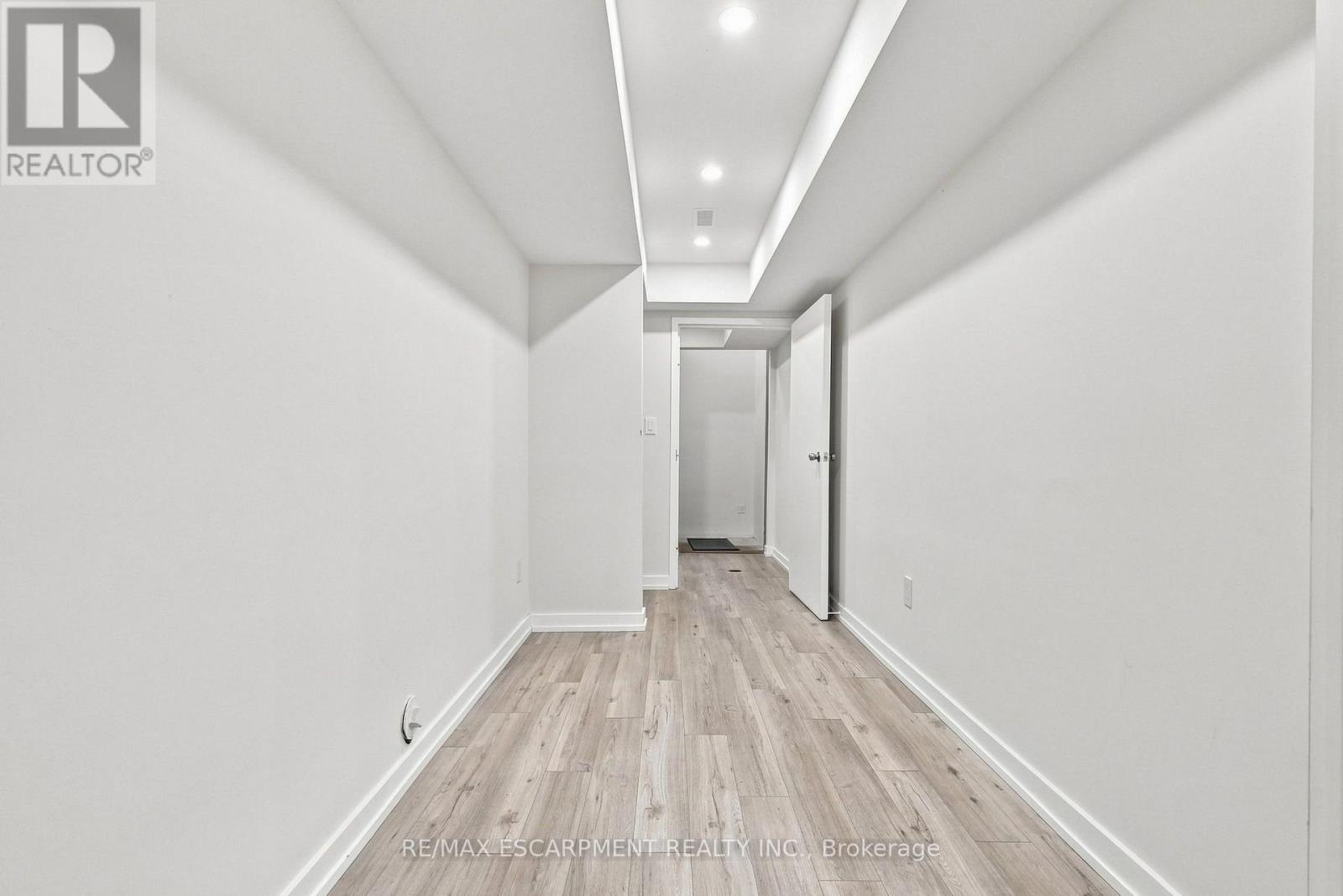 1181 Ogden Avenue, Mississauga, Ontario  L5E 2G8 - Photo 42 - W13701576