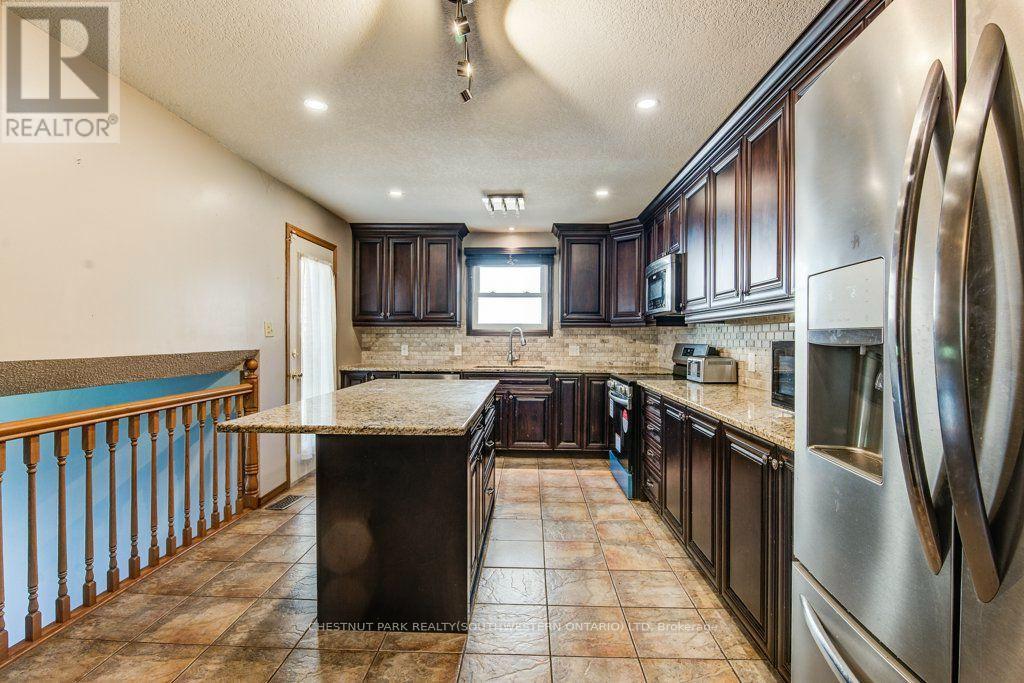 3 Cora Drive, Kitchener, Ontario  N2N 3C6 - Photo 16 - X13701544