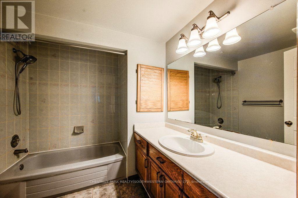3 Cora Drive, Kitchener, Ontario  N2N 3C6 - Photo 22 - X13701544