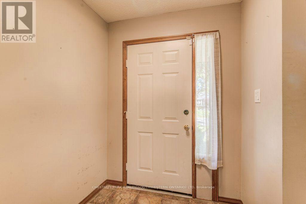 3 Cora Drive, Kitchener, Ontario  N2N 3C6 - Photo 6 - X13701544
