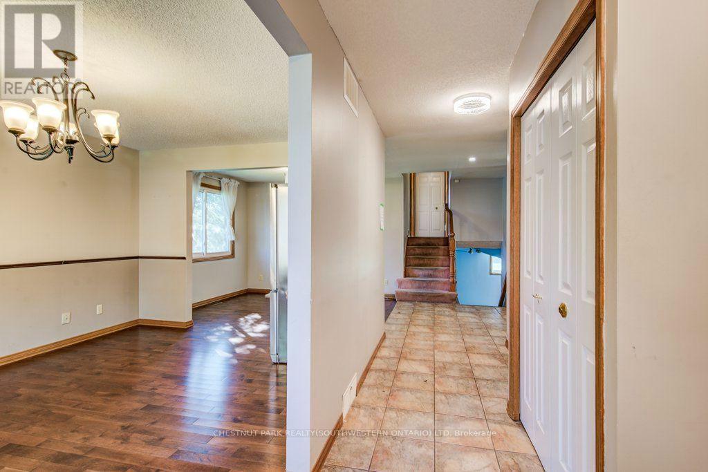 3 Cora Drive, Kitchener, Ontario  N2N 3C6 - Photo 7 - X13701544