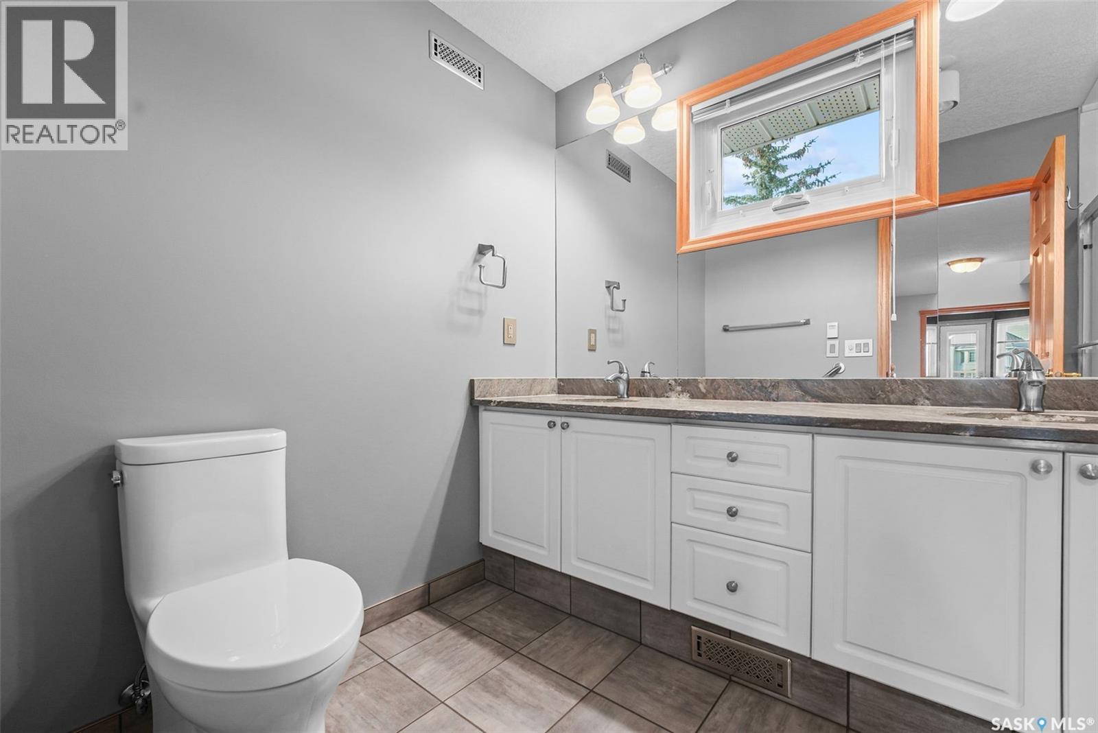 5152 Wascana Vista Place, Regina, Saskatchewan  S4V 2S3 - Photo 49 - SK046324