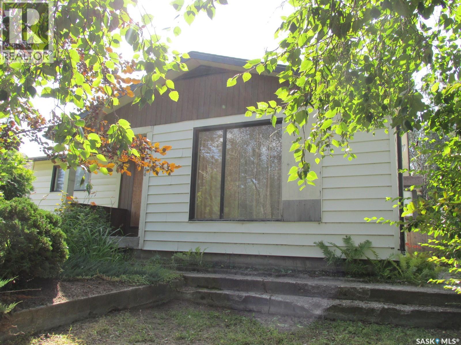 800 9th Avenue W, Nipawin, Saskatchewan  S0E 1E0 - Photo 3 - SK046321