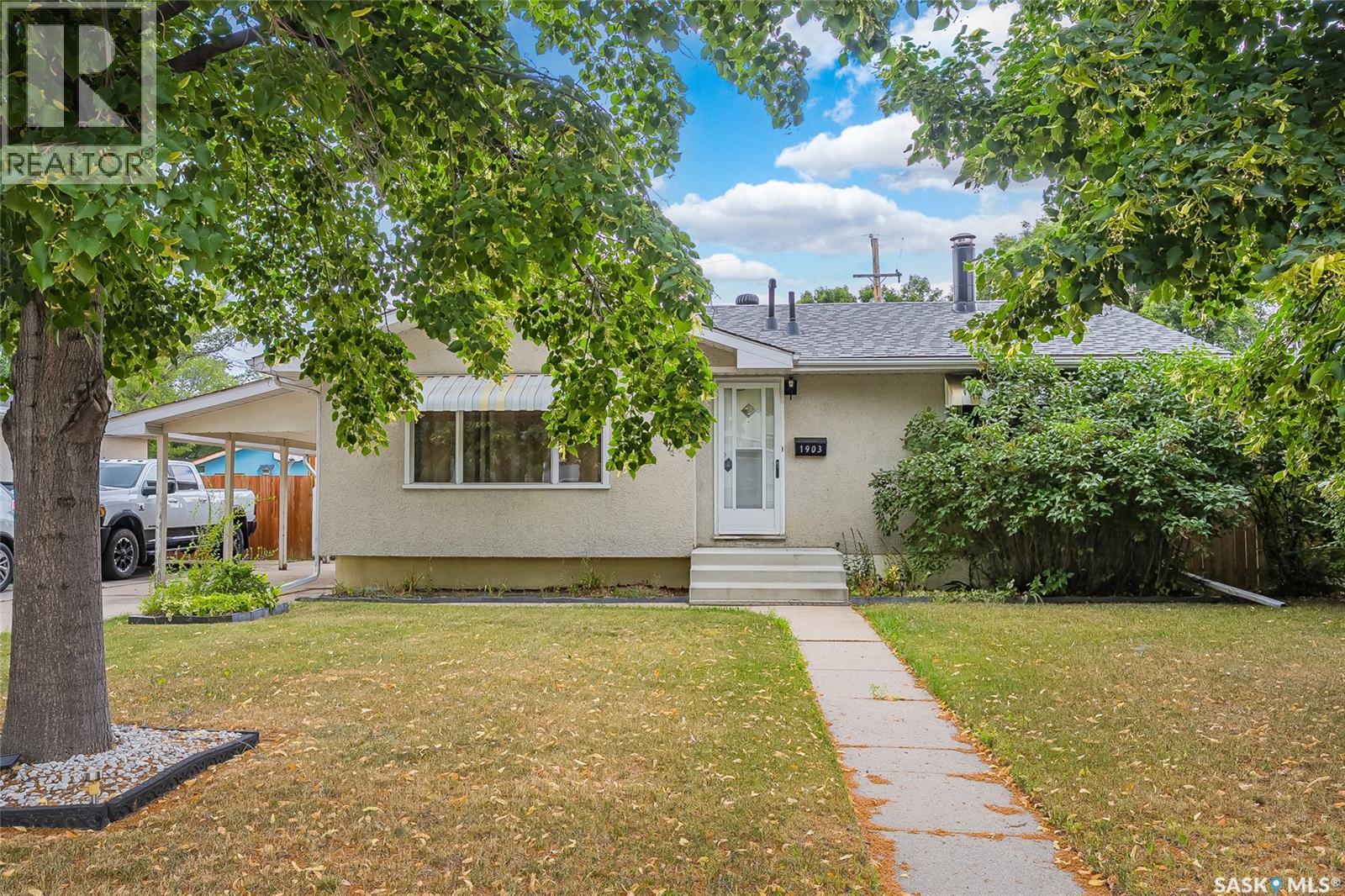 1903 Wilson CRESCENT, Saskatoon, Saskatchewan