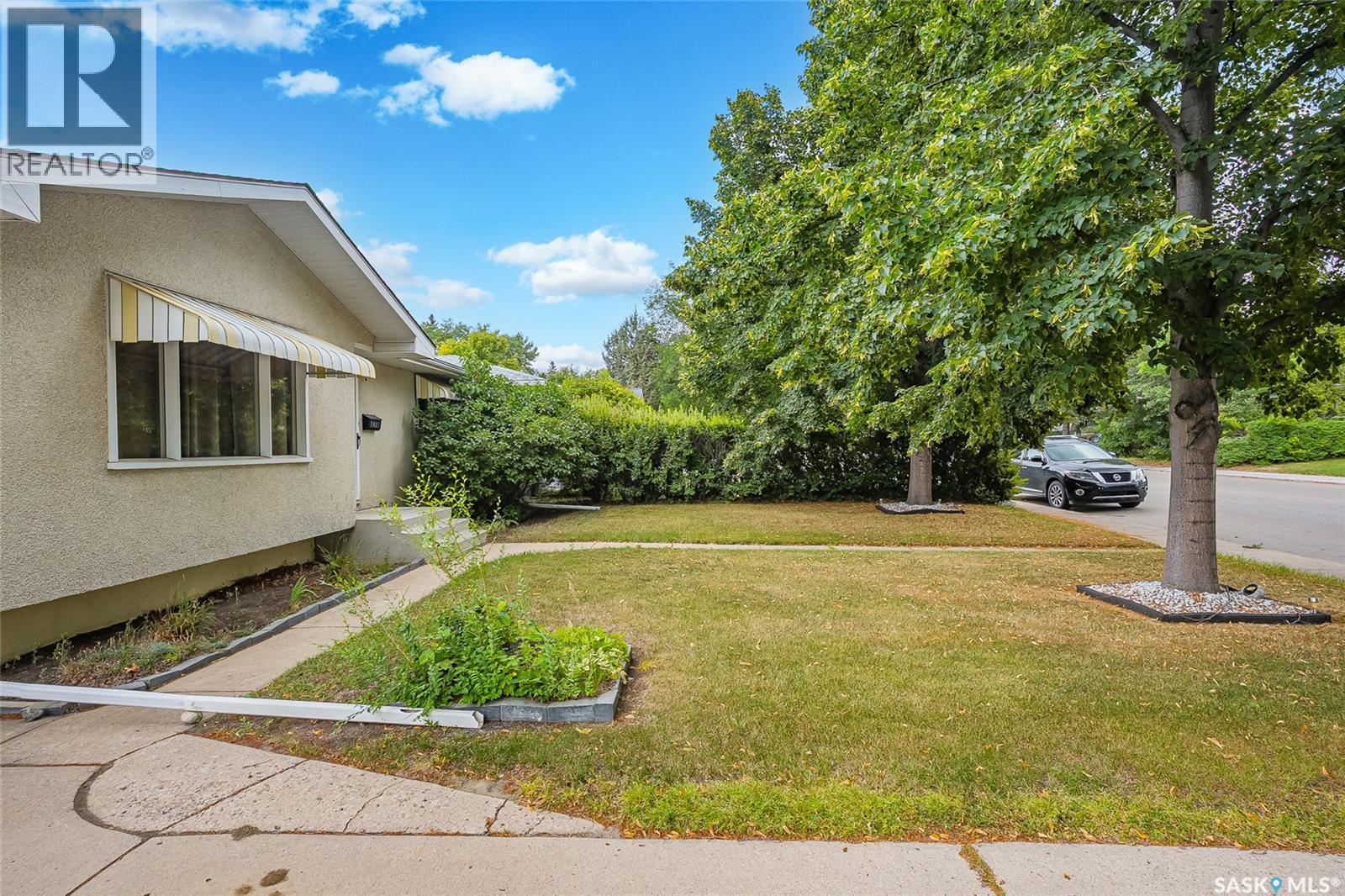 1903 Wilson Crescent, Saskatoon, Saskatchewan  S7J 2N8 - Photo 3 - SK046296