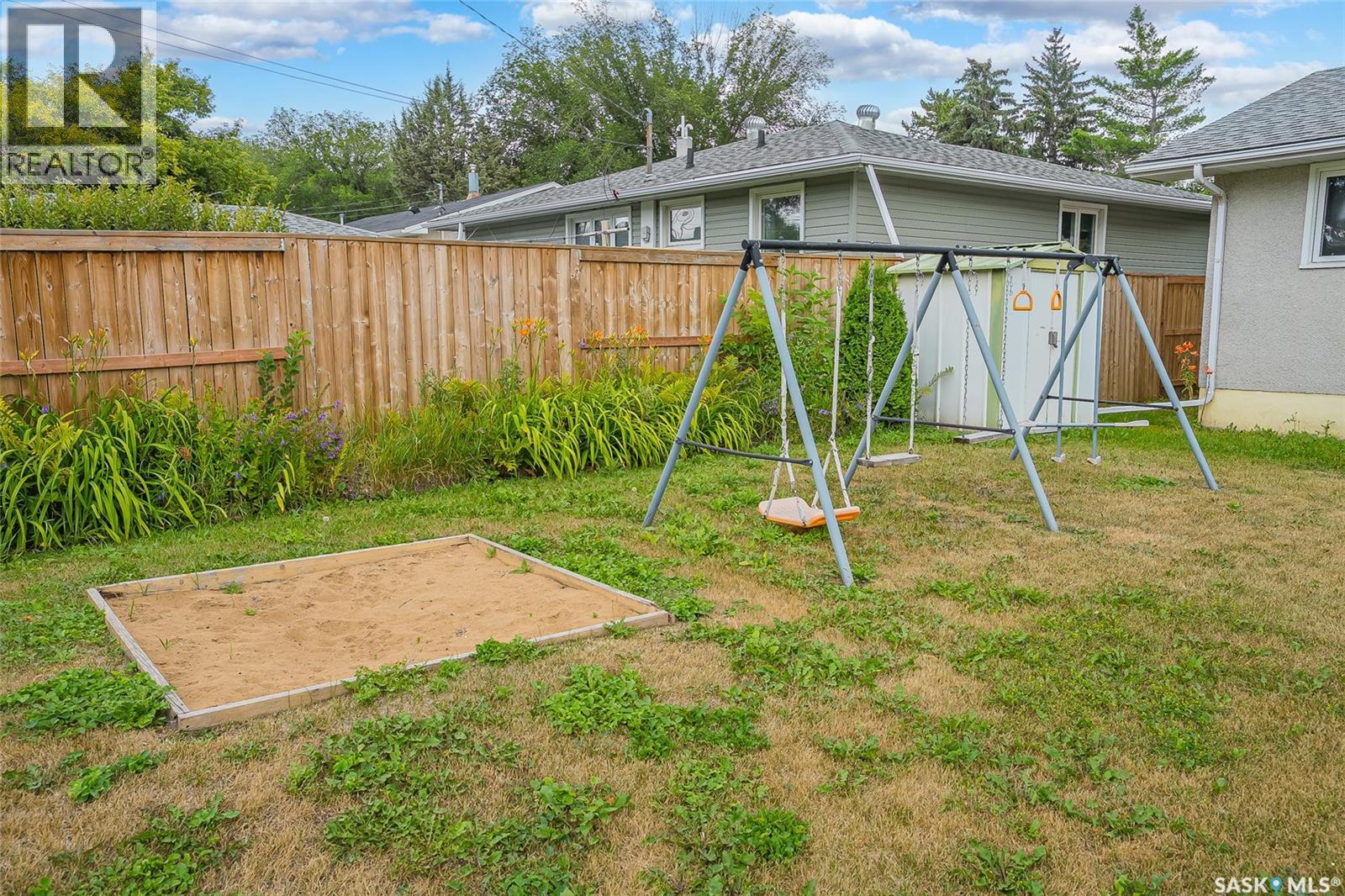 1903 Wilson Crescent, Saskatoon, Saskatchewan  S7J 2N8 - Photo 30 - SK046296