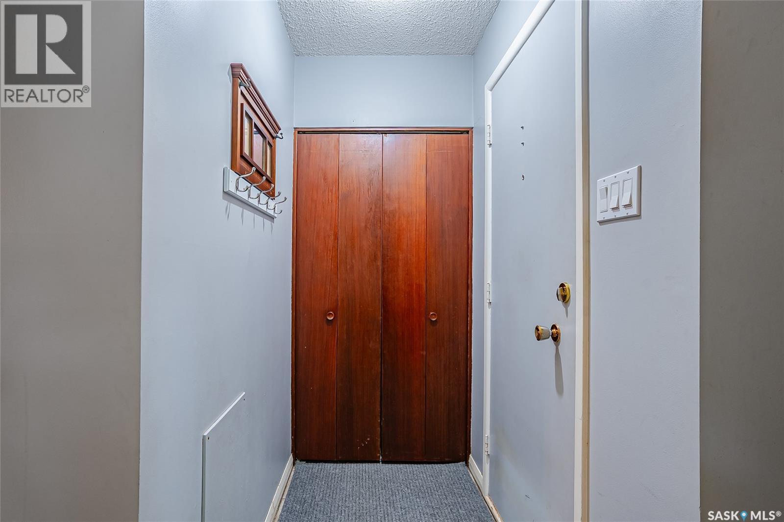1903 Wilson Crescent, Saskatoon, Saskatchewan  S7J 2N8 - Photo 4 - SK046296