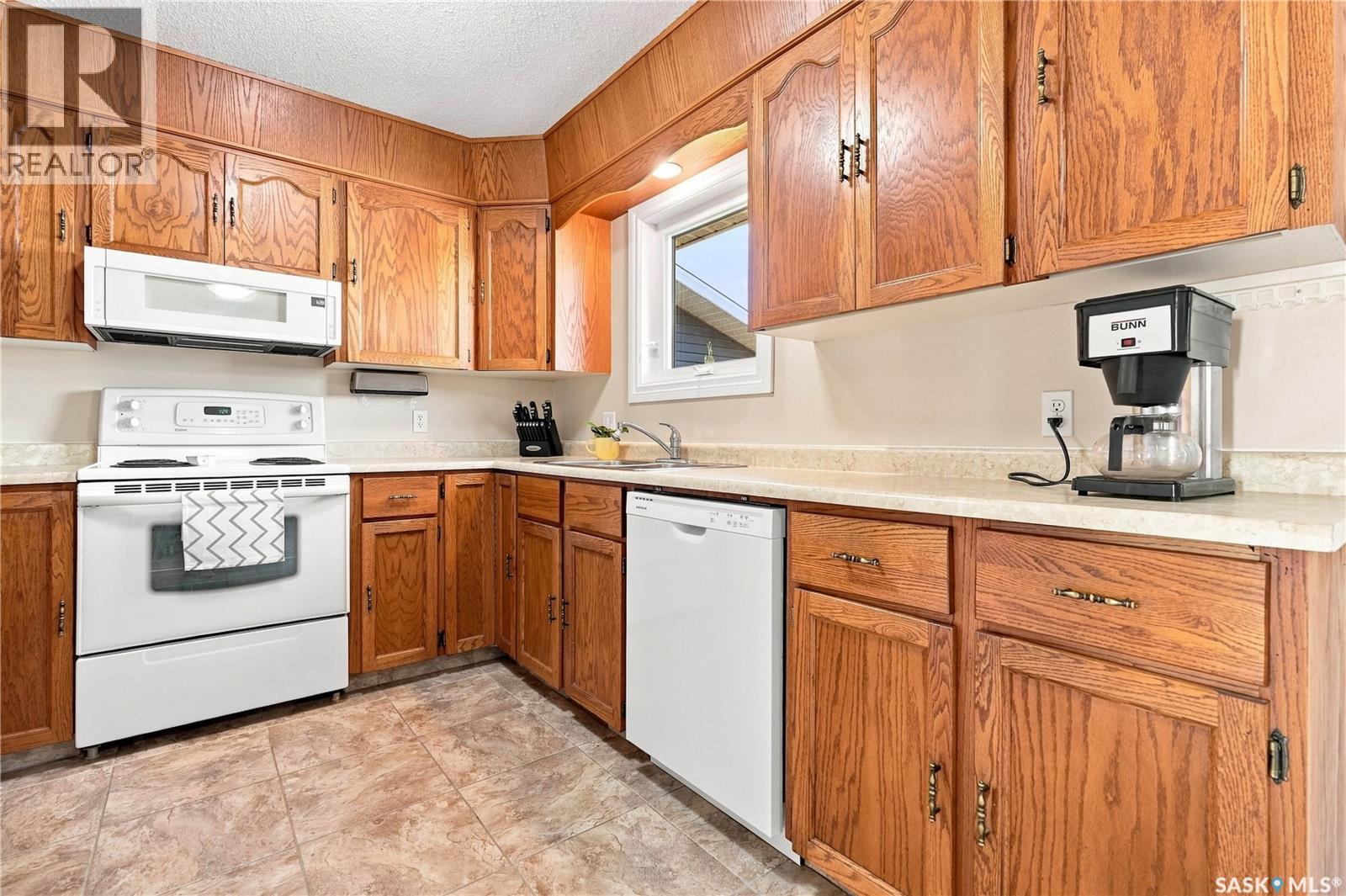 1630 Spadina Drive, Moose Jaw, Saskatchewan  S6K 1B1 - Photo 9 - SK046209