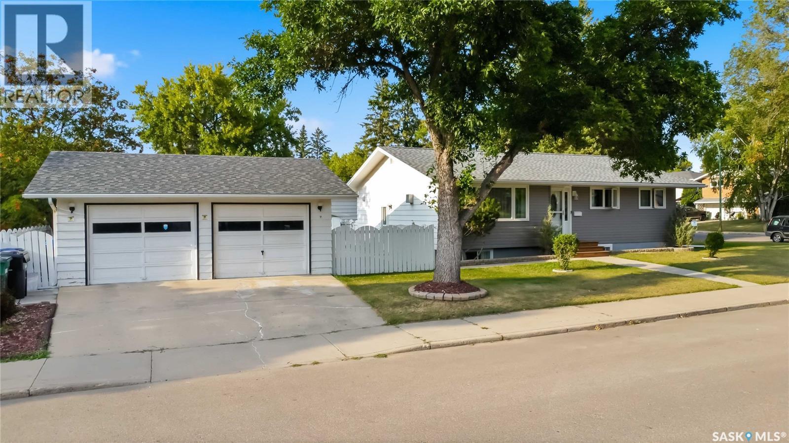 192 Salisbury Drive, Saskatoon, Saskatchewan  S7H 3J8 - Photo 3 - SK046072