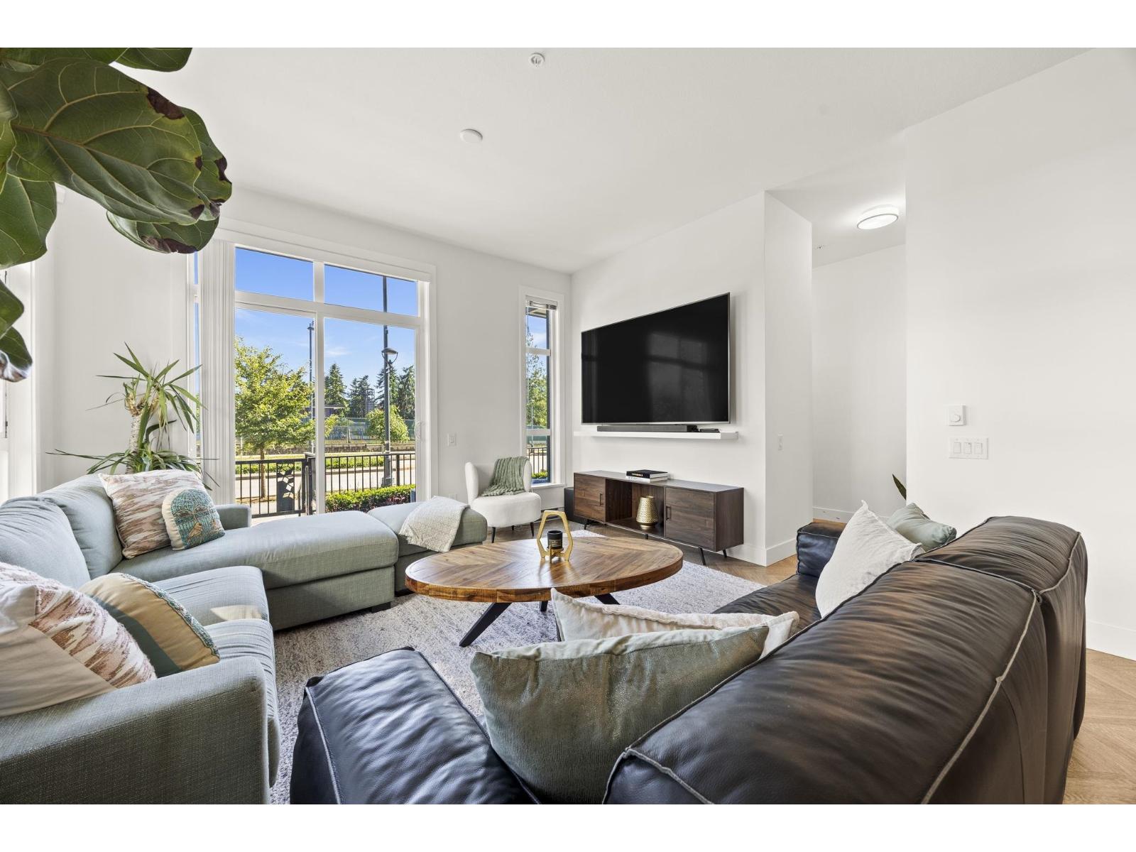 117 13993 105 Boulevard, Surrey, British Columbia  V3T 0R6 - Photo 1 - R3157882