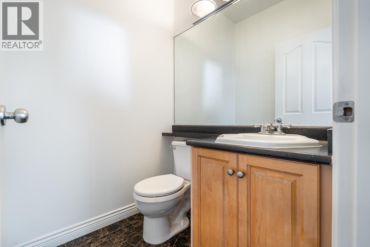 8207 15th Avenue, Burnaby, British Columbia V3N 1X7 - Photo 15 - R3157865