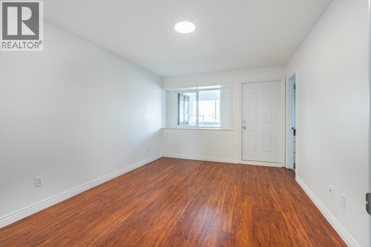 8207 15th Avenue, Burnaby, British Columbia V3N 1X7 - Photo 27 - R3157865