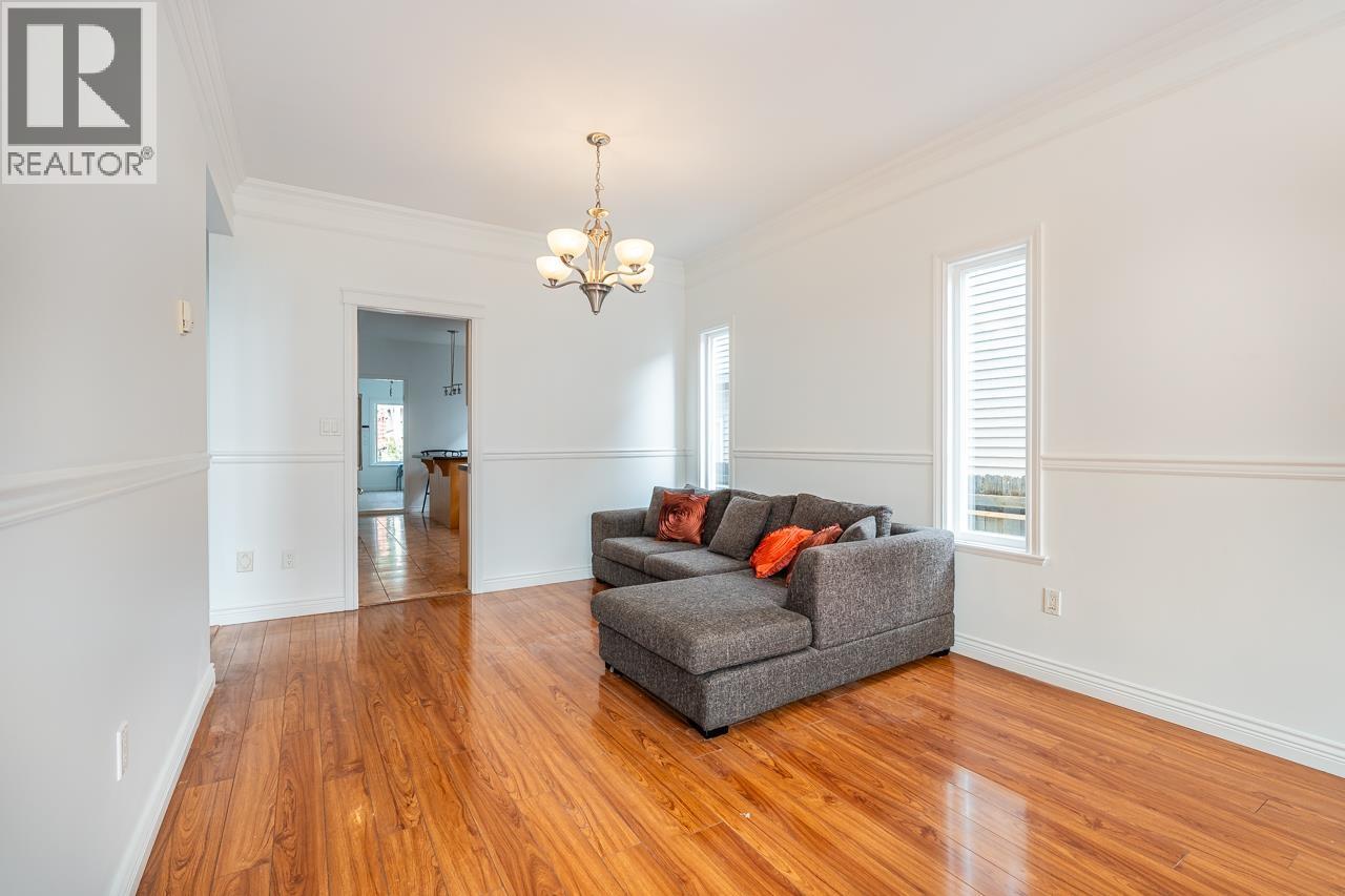 8207 15th Avenue, Burnaby, British Columbia V3N 1X7 - Photo 9 - R3157865