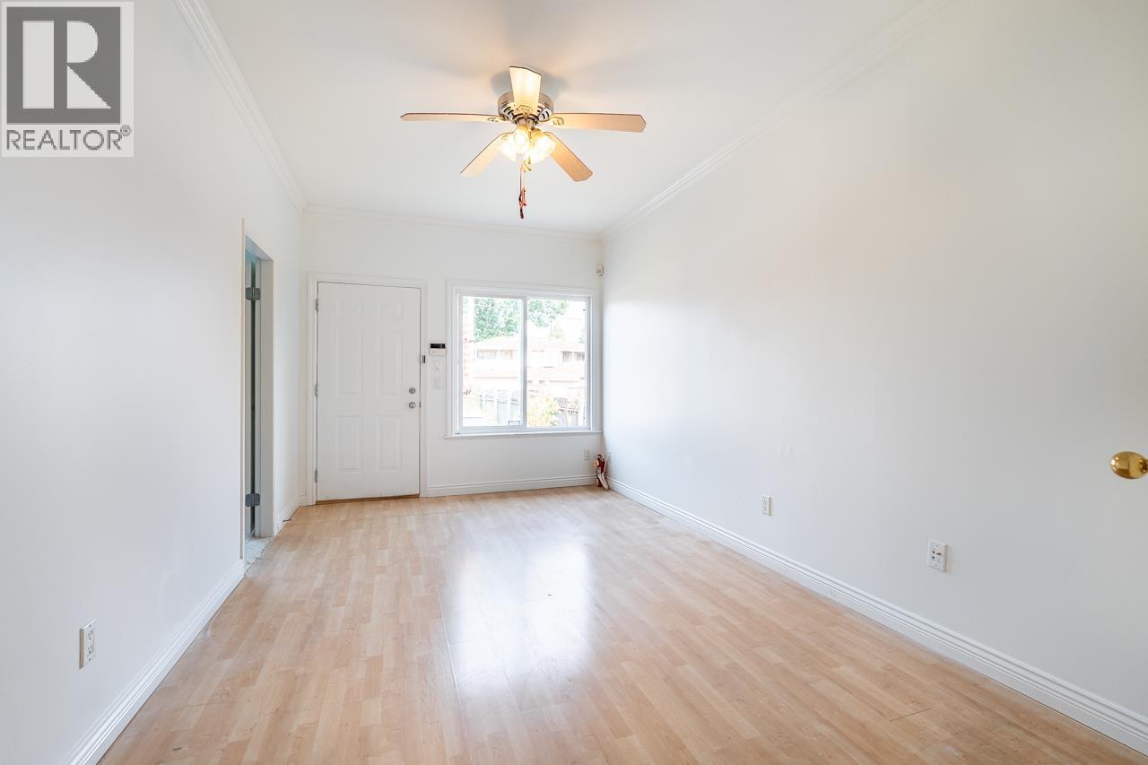 8207 15th Avenue, Burnaby, British Columbia V3N 1X7 - Photo 16 - R3157865