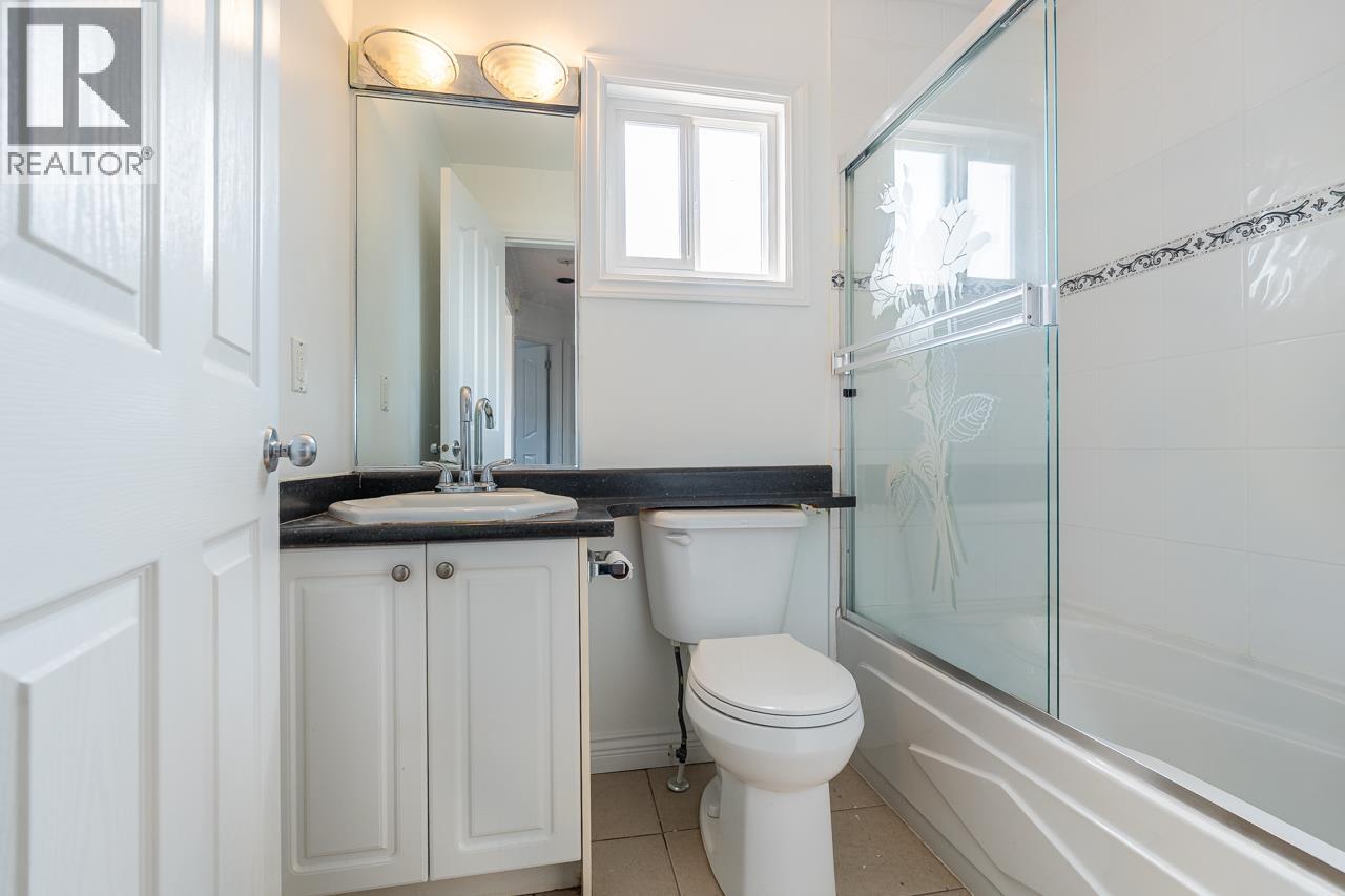 8207 15th Avenue, Burnaby, British Columbia V3N 1X7 - Photo 34 - R3157865