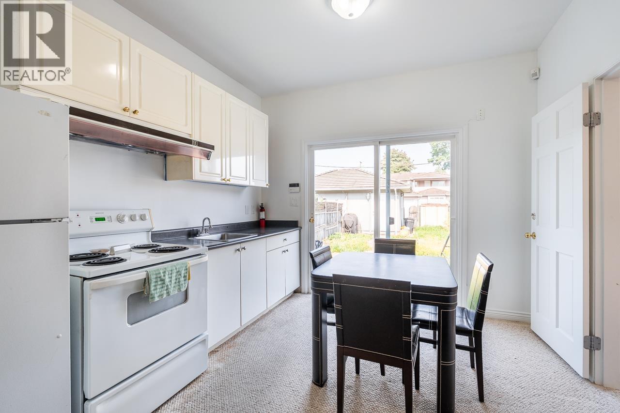 8207 15th Avenue, Burnaby, British Columbia V3N 1X7 - Photo 21 - R3157865