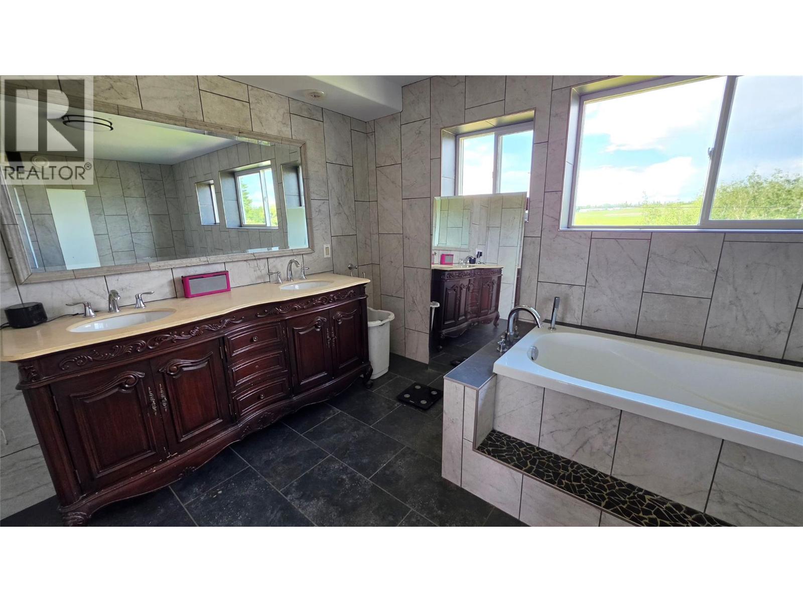 9000 Lyman Drive, Dawson Creek, British Columbia  V1G 3M9 - Photo 10 - 10393060