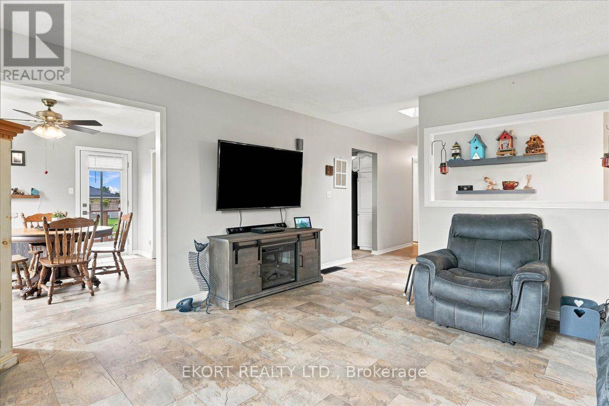 2433 62 Highway, Prince Edward County, Ontario  K0K 1G0 - Photo 10 - X13701686