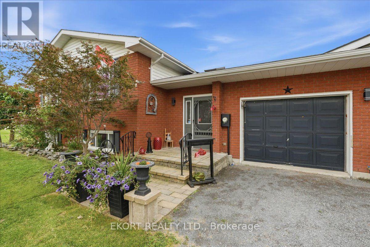 2433 62 Highway, Prince Edward County, Ontario  K0K 1G0 - Photo 4 - X13701686
