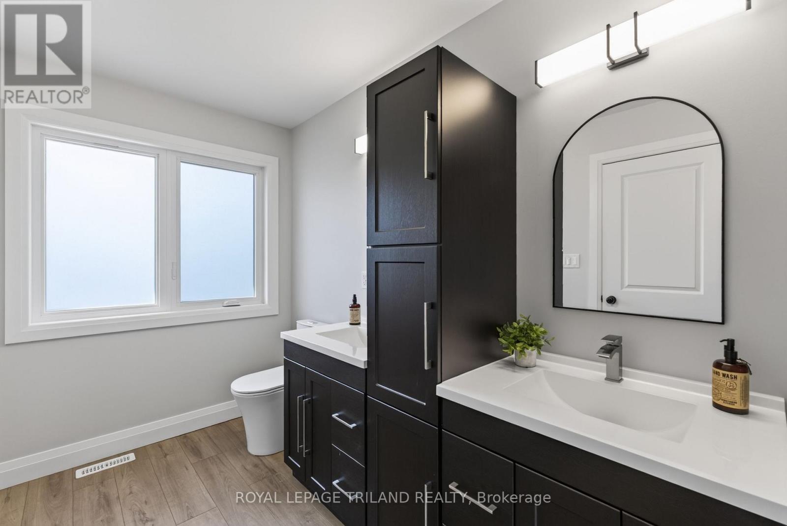 4397 Mill Crescent, North Middlesex, Ontario  N0M 1A0 - Photo 10 - X13701690