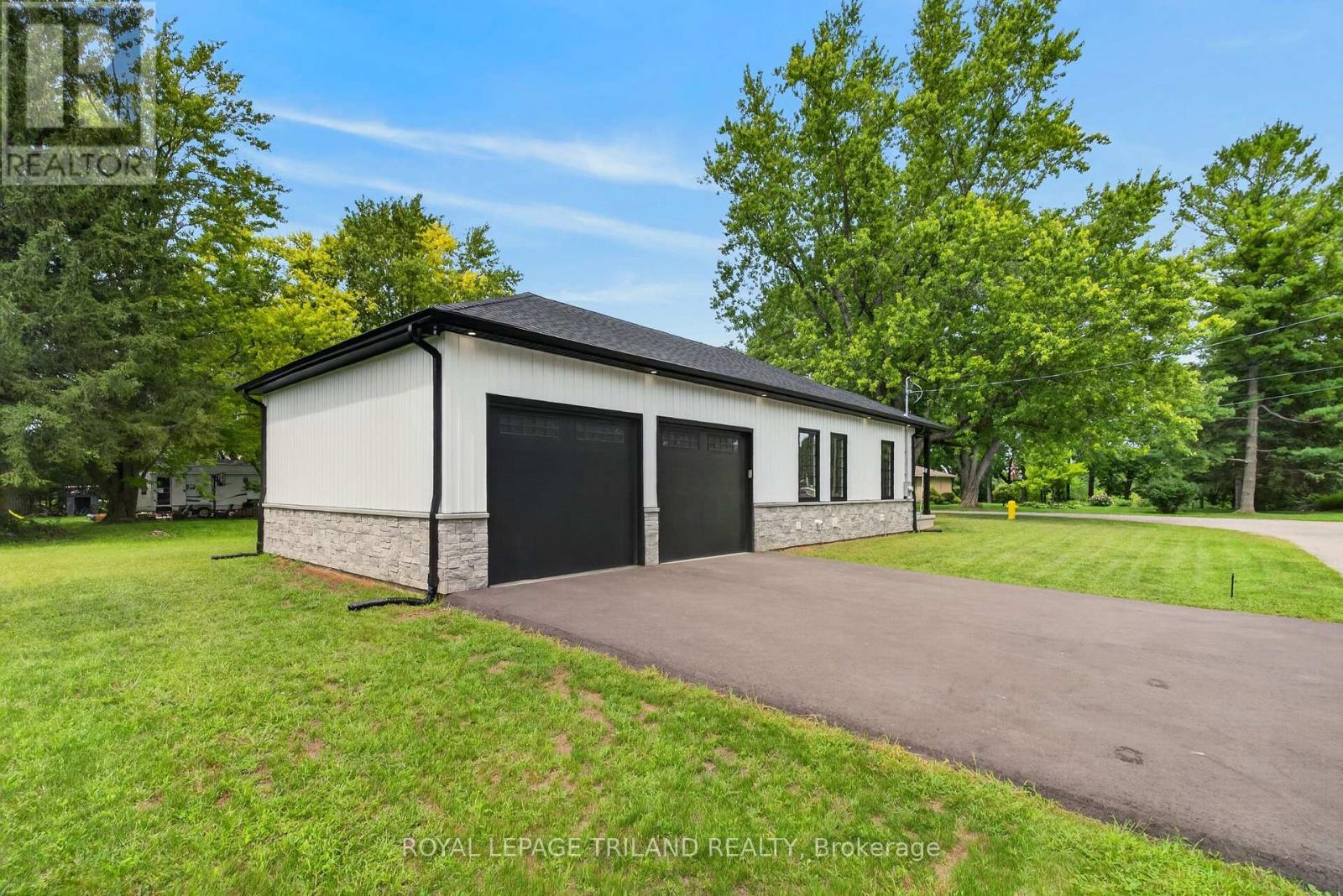 4397 Mill Crescent, North Middlesex, Ontario  N0M 1A0 - Photo 37 - X13701690