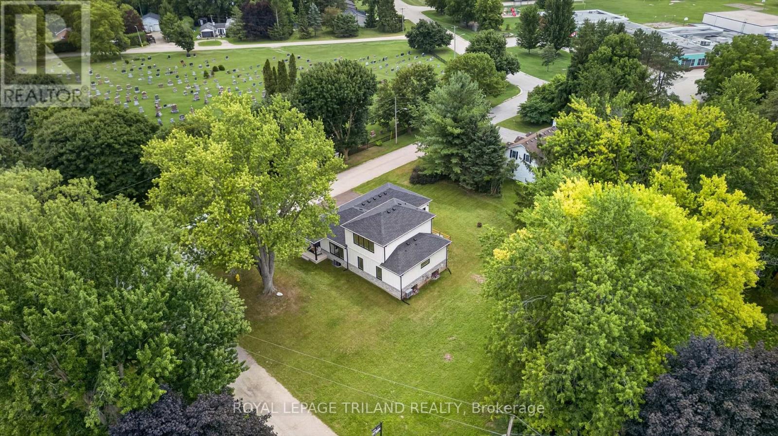 4397 Mill Crescent, North Middlesex, Ontario  N0M 1A0 - Photo 5 - X13701690