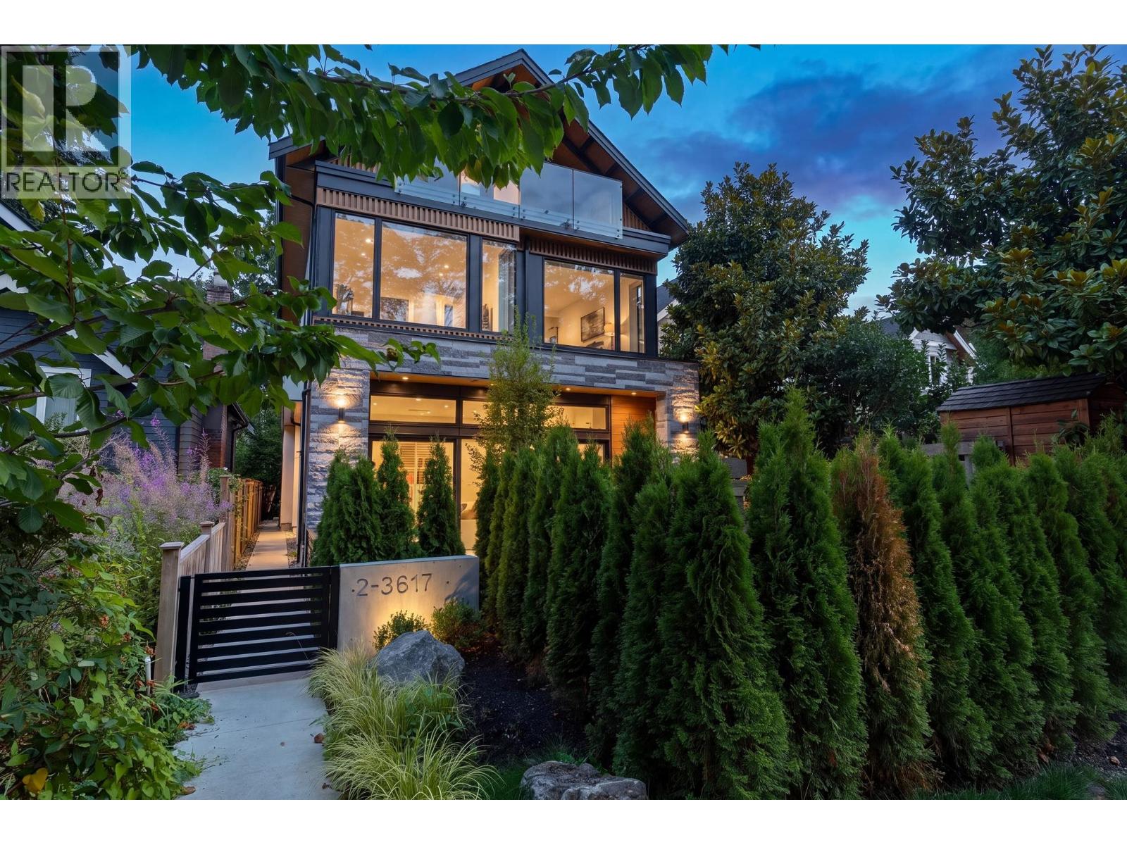 2 3617 W 12th Avenue, Vancouver, British Columbia  V6R 2N5 - Photo 1 - R3112598