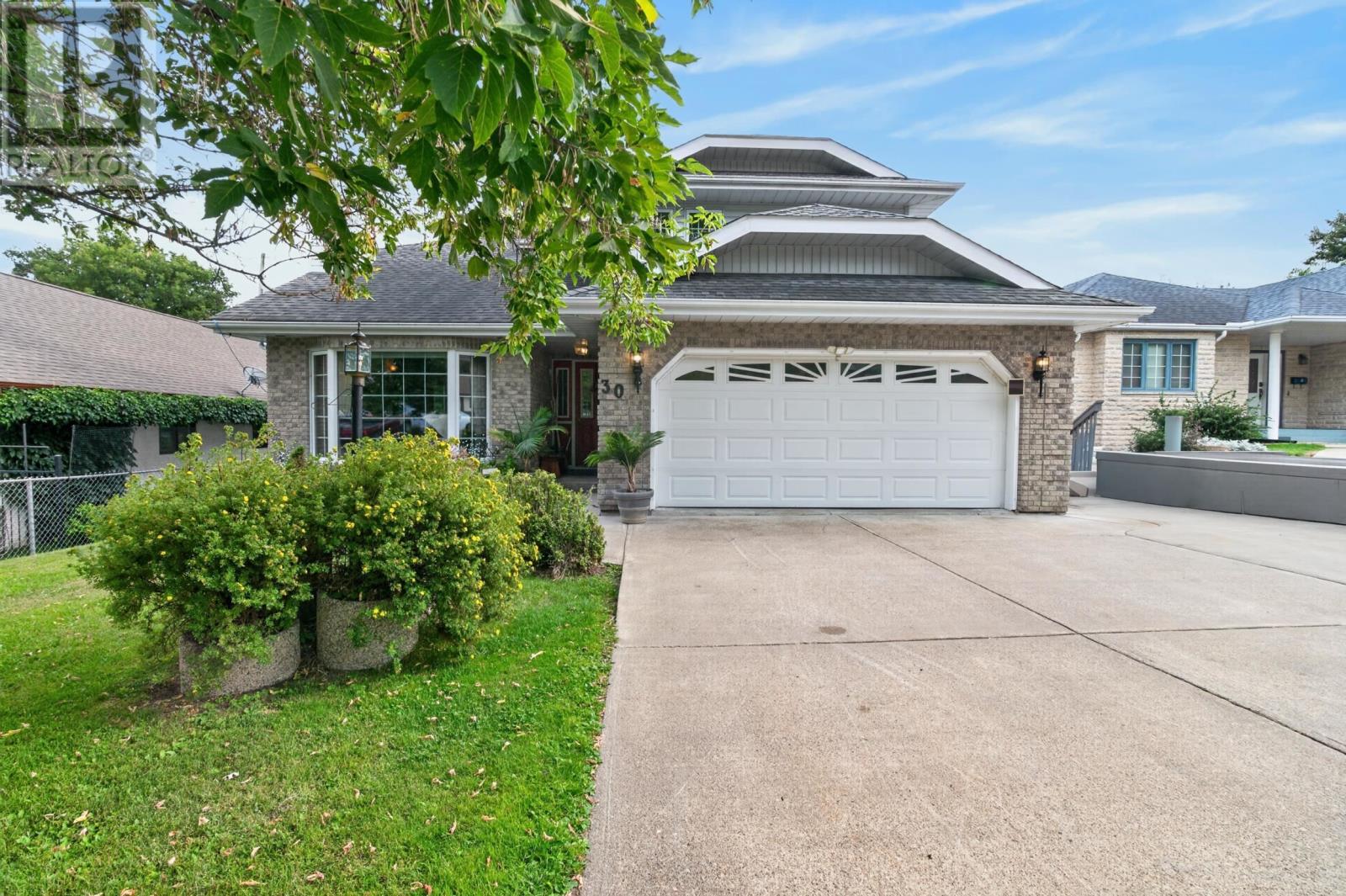 30 Sandstone Place, Kenora, Ontario