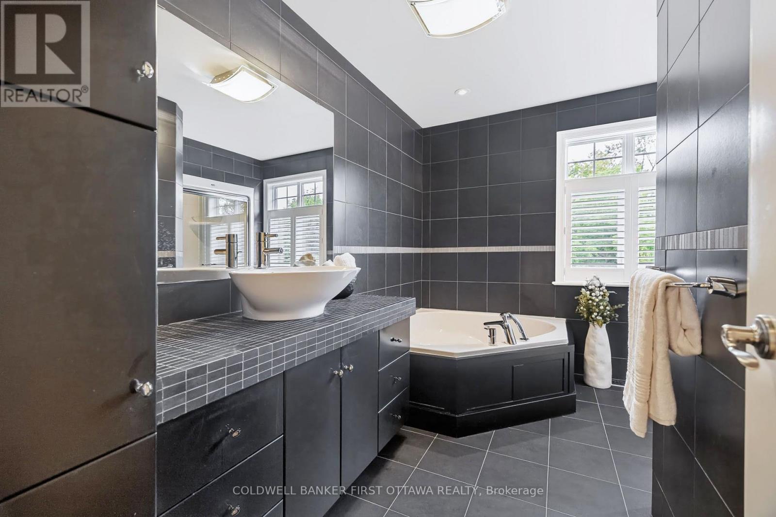 48 Bert G Argue Drive, Ottawa, Ontario K2S 2H2 - Photo 37 - X13701696