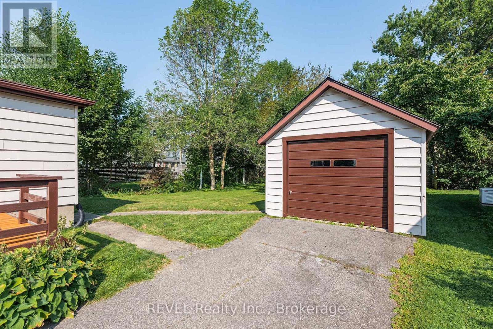 692 Lakeshore Road, Fort Erie, Ontario  L2A 1C1 - Photo 24 - X13701738