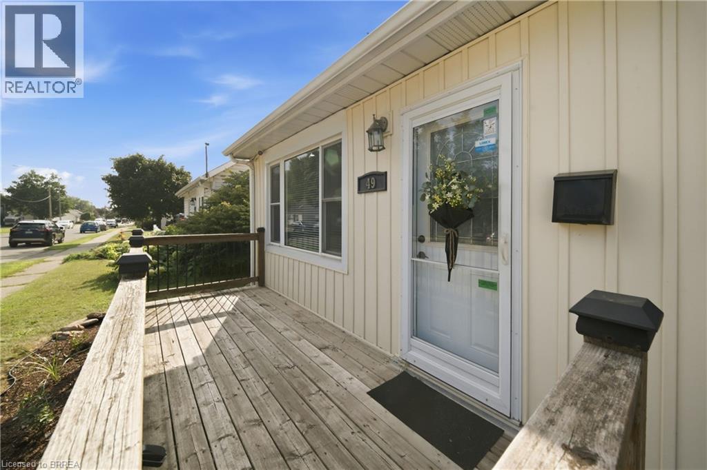 49 Seventh Avenue, Brantford, Ontario  N3S 1B3 - Photo 2 - 40856895