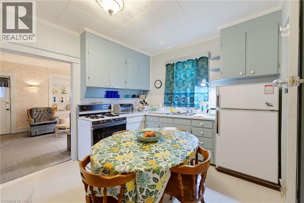 22 Mildred Avenue, St. Catharines, Ontario  L2R 6J1 - Photo 11 - 40857478