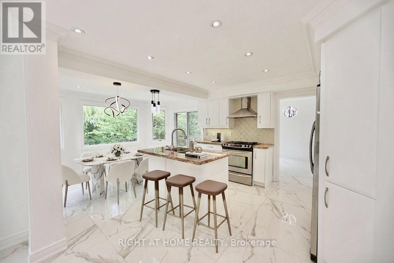 89 Yonge Boulevard, Toronto, Ontario  M5M 3G8 - Photo 10 - C13701720