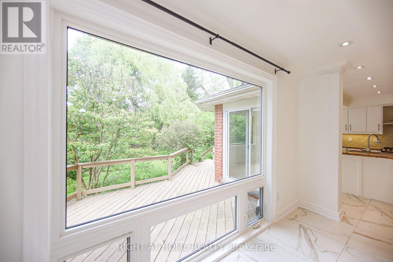 89 Yonge Boulevard, Toronto, Ontario  M5M 3G8 - Photo 12 - C13701720