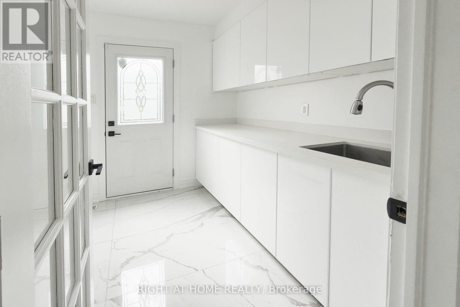 89 Yonge Boulevard, Toronto, Ontario  M5M 3G8 - Photo 14 - C13701720
