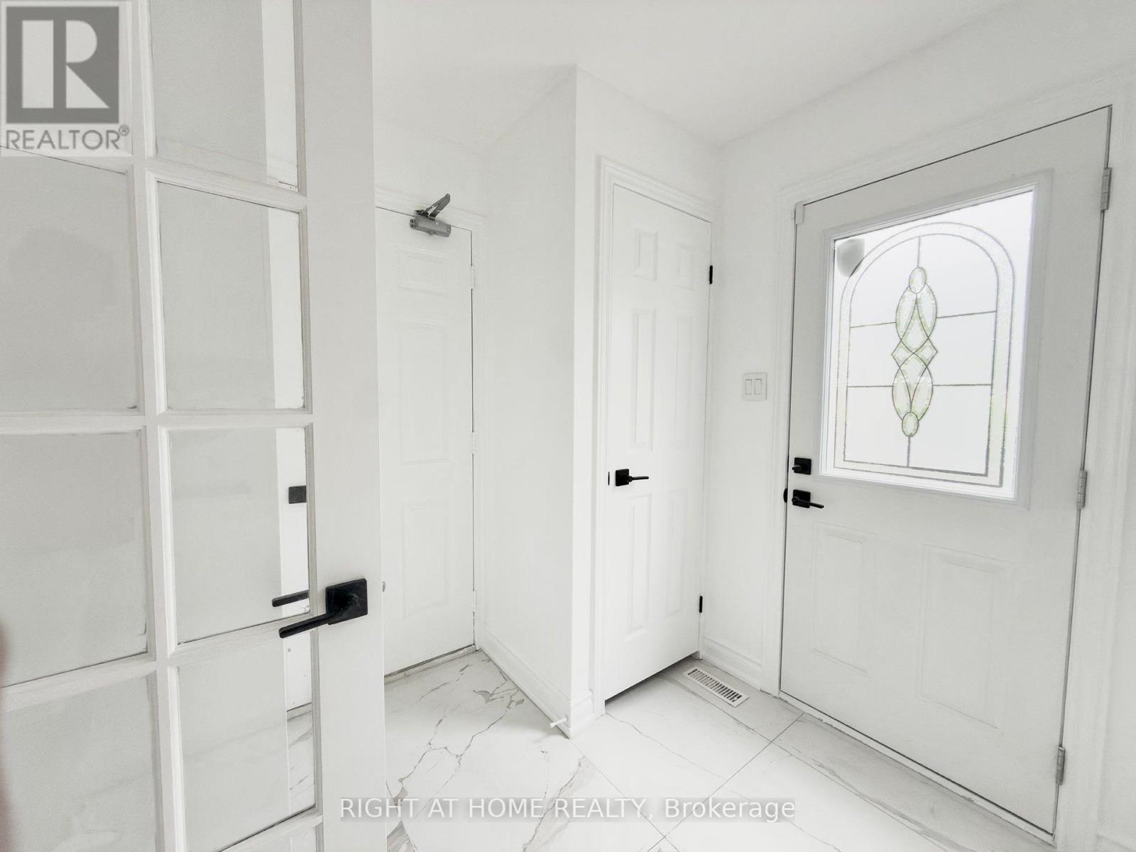 89 Yonge Boulevard, Toronto, Ontario  M5M 3G8 - Photo 15 - C13701720