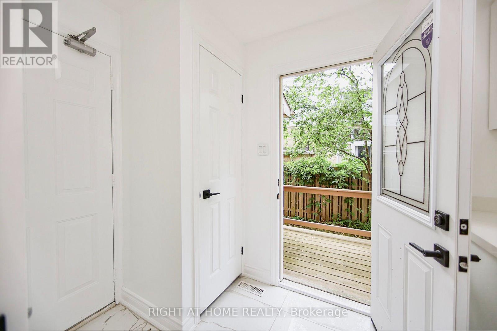 89 Yonge Boulevard, Toronto, Ontario  M5M 3G8 - Photo 17 - C13701720