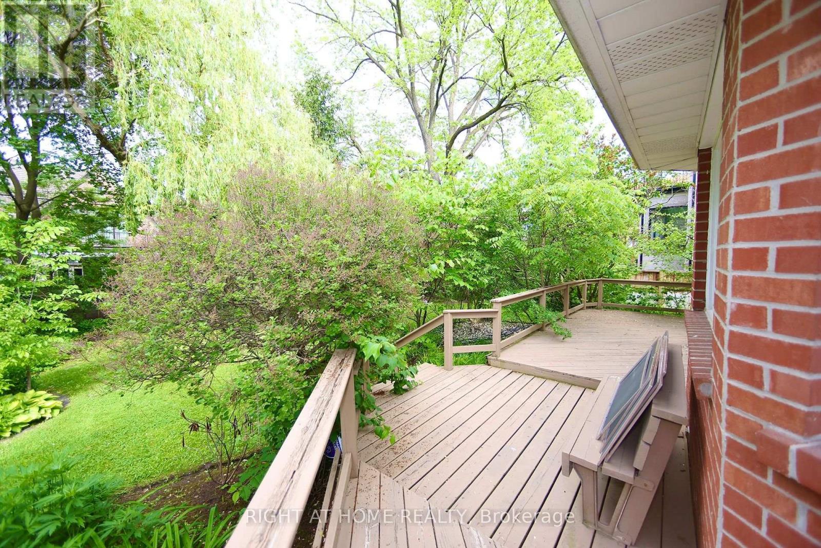 89 Yonge Boulevard, Toronto, Ontario  M5M 3G8 - Photo 18 - C13701720