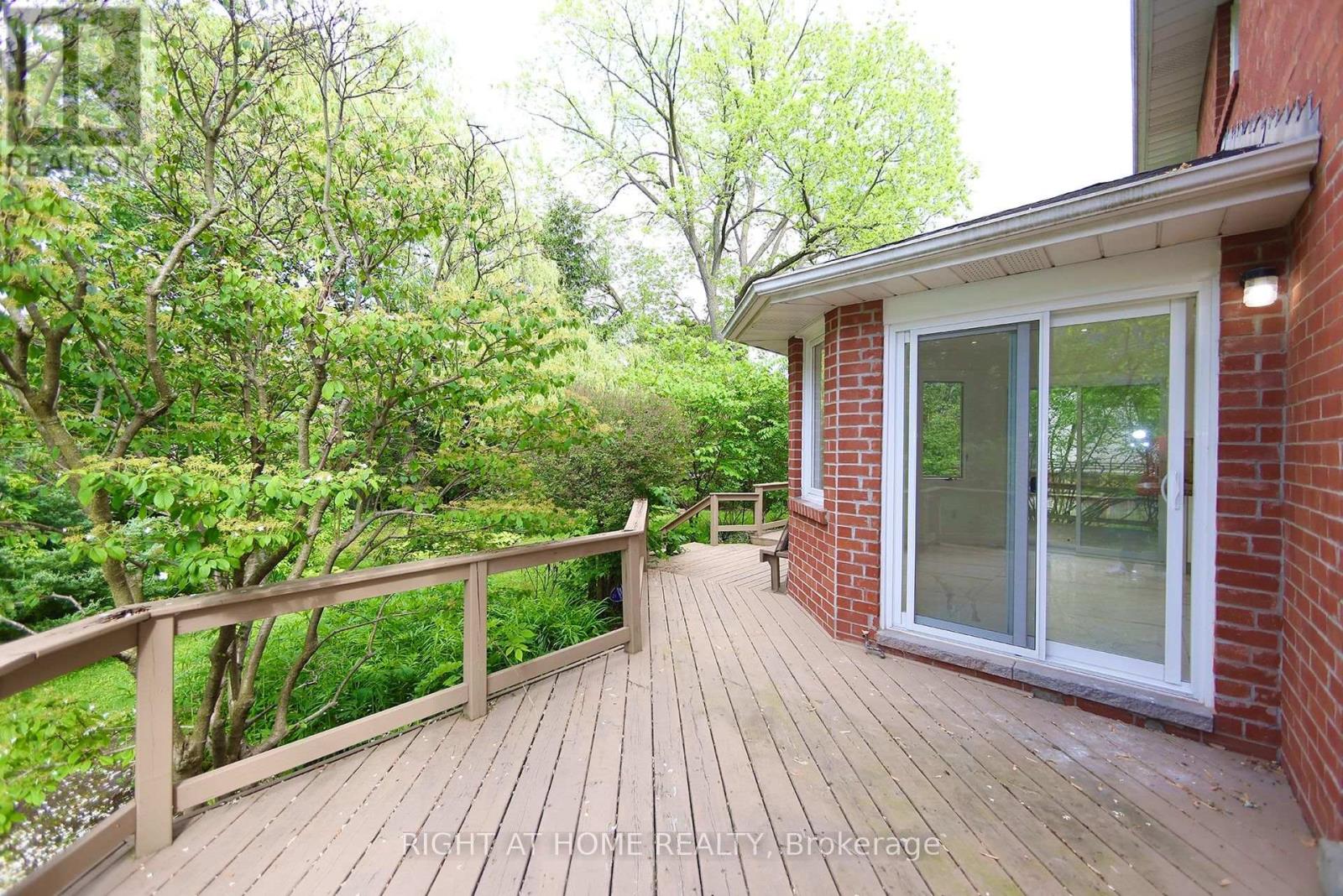 89 Yonge Boulevard, Toronto, Ontario  M5M 3G8 - Photo 19 - C13701720